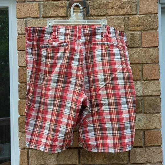 Bermuda Shorts - Picture 7 of 7